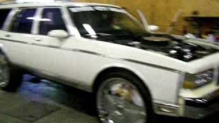 Anotha Level ENT Presents Box Wagon on Floatn 26s with a big block [upl. by Imit]