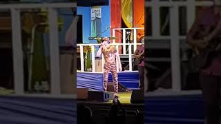 Falla Backa Mi Yellowman sings Mr Chin after receiving the Lifetime music award [upl. by Tonjes303]