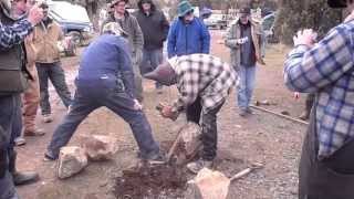 Spalling Huge Obsidian Boulders for Flintknapping  Emory Coons Glass Buttes knapin [upl. by Winters404]