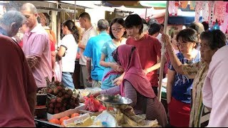 Good Food Hunting At Serdang Morning Market [upl. by Nyladnor916]