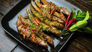 Fried Sheatfish in Red Curry Sauce Recipe  Shu Shi Pla Nuea Aon  Original Thai Food [upl. by Wilbert]