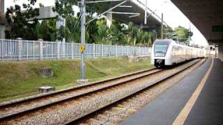 ERL KLIA Ekspres Arriving at KLIA [upl. by Starlin]