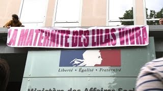 Maternité Lilas mobilisation devant le ministère de la Santé [upl. by Atinot]