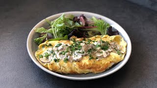 Omelette aux champignons fromage  Cheesy mushroom omelette 🍄🧀 [upl. by Solrac687]