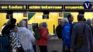 Una lluvia torrencial deja a Catalunya sin trenes inunda carreteras y amenaza a los ríos [upl. by Broome218]