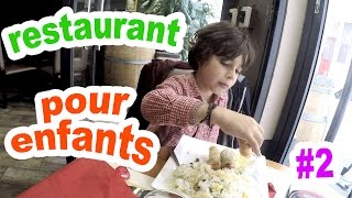 RESTAURANT POUR ENFANTS à Paris  On mange et on samuse [upl. by Orren]