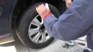 Purgado de líquido de frenos en coche con bomba vacío en 3 minutos [upl. by Nakre385]