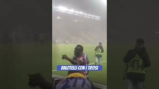 BALOTELLI sotto la curva dei tifosi de Genoa dopo ParmaGenoa [upl. by Sucramat521]