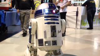 R2D2 Eco parc Mougins Salon du modelisme 2012 [upl. by Anilehcim]