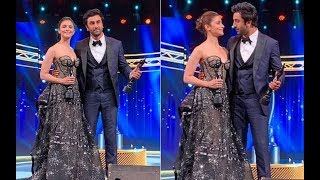 SWEET Alia Bhatt’s ROMANTIC Gesture For Ranbir Kapoor At 64th Filmfare Awards [upl. by Teemus]