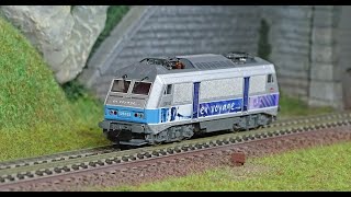 Fleischmann 7560020  7570020 Locomotive électrique BB 126163 SNCF En Voyage échelle N [upl. by Camella]