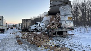 Un camionneur gravement blessé dans un accident en ChaudièreAppalaches [upl. by Gomez]