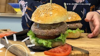 HAMBURGER GOURMET CON MELANZANE E SALSA AIOLI [upl. by Otrebire]