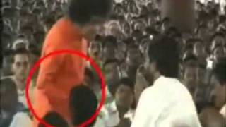 Sai Sathya Sai Babas amazing magic tricks [upl. by Anastase]