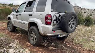 JEEP Liberty  Cherokee  KJ 28crd light off road trip fun Gripmax Inception AT TEST [upl. by Terrilyn]