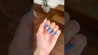 Vackra blåa ombre naglar 💙💅🏼trydippi dippi dippinails dippikit nails nailinspo [upl. by Petrick]