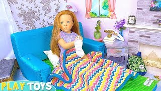 Dolls Friends Sleepover with Green Pull out Bed Play Toys friendship story [upl. by Arundell663]