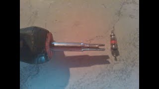 EXTRACTOR DE OBÚS TIRE VALVE STEM CORE REMOVAL TOOL [upl. by Jasmina332]