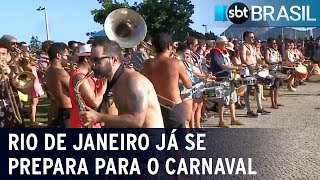 Faltando um mês para o Carnaval folia já começa a tomar conta do Rio  SBT Brasil 080124 [upl. by Biddle]