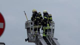 Wegen Blitzeinschlag Dachstuhlbrand Plankstadt [upl. by Melanie711]