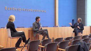 Prof Dr Christian Drosten Virus und Medien  Aufmerksamkeitsökonomie in Krisenzeiten 13112020 [upl. by Alvarez]