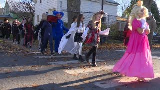 WWNY Sackets Harbor students celebrate Halloween with parade [upl. by Korman]