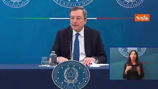 Draghi «Prenotare le vacanze estive Io lo farei se potessi andrei volentieri in vacanza» [upl. by Sima]