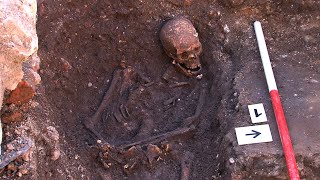 Richard III  The Archaeological Dig [upl. by Enoitna]