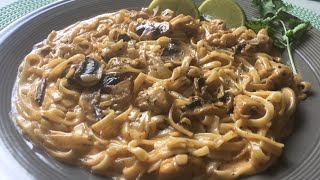 Pasta met roomsaus kipfilet en champignons  recepten oum Younes 58 [upl. by Nawj138]