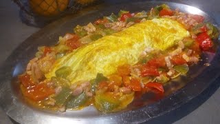 Omelette à la piperade recette facile rapide du sud ouest [upl. by Yrojram]