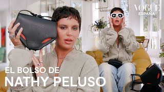 ¿Qué hay en el bolso de Nathy Peluso  VOGUE España [upl. by Sigfrid]