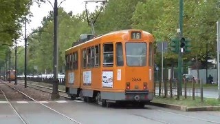 Tram ATM Série 2800  Passage sur la Corso Cairoli sur la ligne 16 du tramway de Turin [upl. by Illehs]