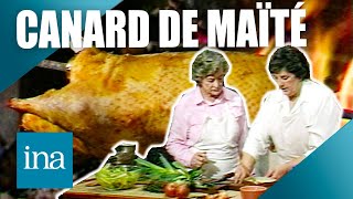 Canard à la broche et poireaux braisés de Maïté 🦆  INA Les Recettes Vintage [upl. by Jurdi]