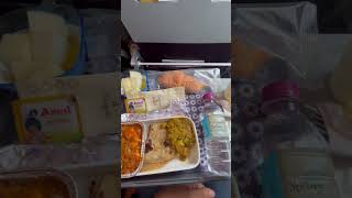 Vistara Premium Economy  Matar Paneer  Aloo  Croissant 🥐 vistara premiumeconomy delhiflight [upl. by Eile]