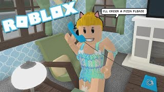 Phones Roblox Welcome to Bloxburg BETA  Ordering Pizza [upl. by Russel]