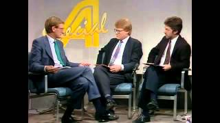 Lars Adaktusson frågar Carl Bildt om bilarna i Norra Grekland [upl. by Leahplar]