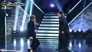 Amitabh Bachun DanceBala bala song  Salman khan huss huss k pagal hogy [upl. by Eirotal]