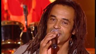 Yannick Noah amp Maxime Le Forestier  quotNé quelque partquot  Fête de la Chanson Française 2005 [upl. by Engracia]