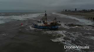 Garnalenkotter IJM 22 is gered Zandvoort [upl. by Pyotr]