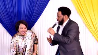 MUUNYE IYO FADUMINA  Live IISOO BUUBEE  FARTUUN BIRIMO SHOW LONDON 2019 [upl. by Gilchrist]