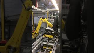 Robot for assembly Desouttertools Fanuc [upl. by Yllek252]