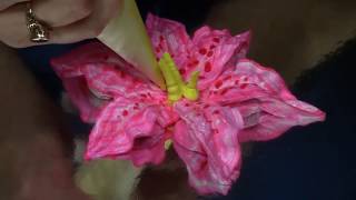 Stargazer Lily  Cake Decorating [upl. by Sane]