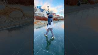 Cuantos pasos se necesitan para cruzar un lago congelado en Islandia 🥶 shorts [upl. by Dranrev425]