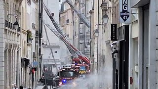 BSPP Violent feu dimmeuble dans le Sentier 20 07 2024 Paris Fire dept on scene major building fire [upl. by Holmes]