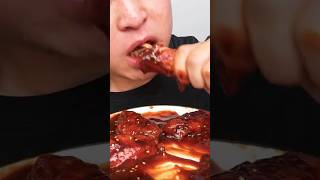 Fast eating chicken wings 😱🤔 [upl. by Llehcsreh]