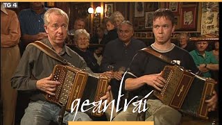 John amp Colm Regan  Tigh OShea An Merchant BÁC  Geantraí 2001  TG4 [upl. by Gauldin580]