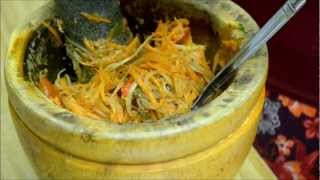 How to make Bok Lahong Cambodian spicy papaya salad បុកល្ហុង [upl. by Aisatsana]