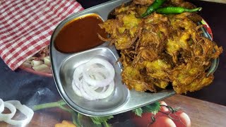 Kanda bhajiya recipeCrispy Onion pakoda by Madanis kitchen [upl. by Kcirdde541]