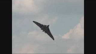 Vulcan Display Biggin Hill 2009 [upl. by Ytsenoh]