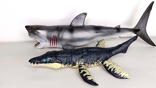 Kronosaurus vs Megalodon Jurassic World Dinosaurio Juguete park [upl. by Bechler302]